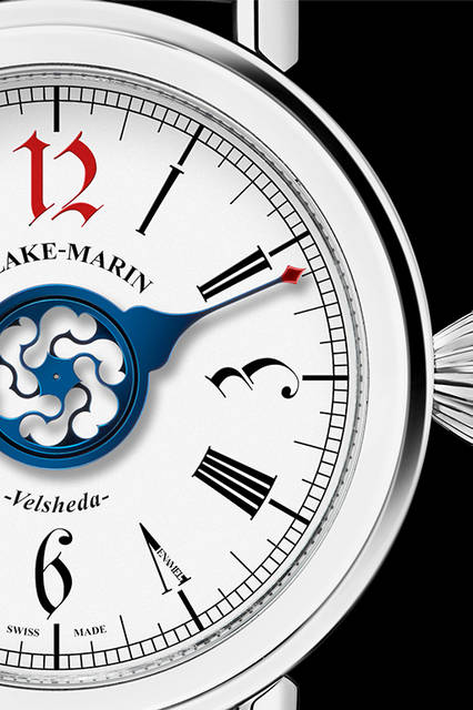 <strong>ヴェルシーダ ゴシック</strong><br />ケース│グレード5チタン<br />直径｜42mm<br />ムーブメント｜自動巻き（Cal.Vaucher 3002）<br />ストラップ｜アリゲーター<br />防水｜3気圧<br />発売時期｜2016年9月予定<br />予価｜185万円（税別）