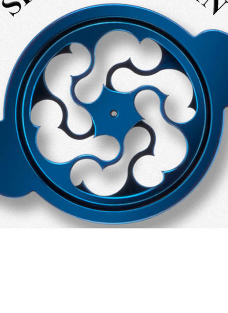 <strong>ヴェルシーダ ゴシック</strong><br />ケース│グレード5チタン<br />直径｜42mm<br />ムーブメント｜自動巻き（Cal.Vaucher 3002）<br />ストラップ｜アリゲーター<br />防水｜3気圧<br />発売時期｜2016年9月予定<br />予価｜185万円（税別）