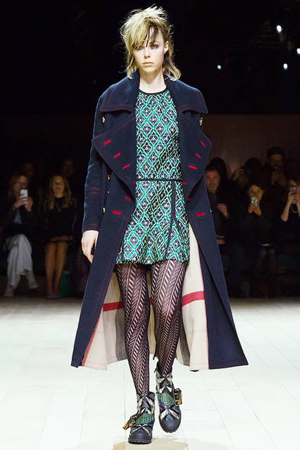 Burberry-Womenswear-February-2016-Collection---Look-1