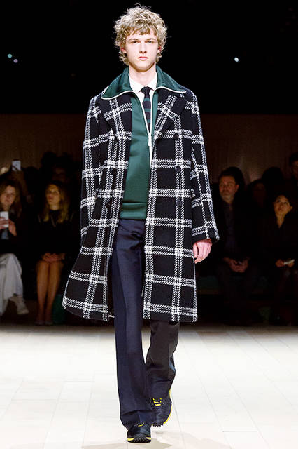 Burberry-Womenswear-February-2016-Collection---Look-16