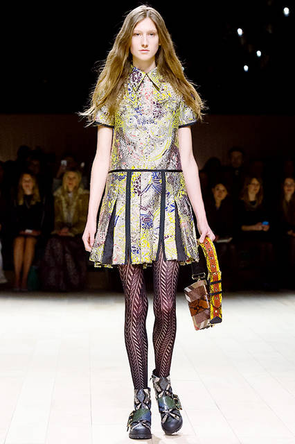 Burberry-Womenswear-February-2016-Collection---Look-19
