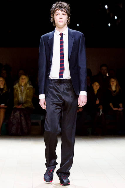 Burberry-Womenswear-February-2016-Collection---Look-27