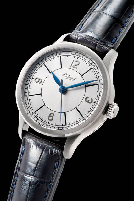 <strong>ハブリング2ジャンピング セコンド セクターダイヤル 日本限定</strong><br />ケース｜ステンレススチール<br />直径｜36mm<br />ムーブメント｜手巻き(Cal.A09MS)<br />発売日｜3月2日（水）三越伊勢丹先行発売<br />価格｜75万6000円 (税込)<br />