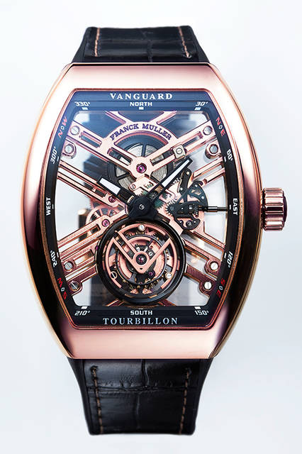 <strong>ヴァンガード™ スケルトン トゥールビヨン</strong><br />ケース│18Kピンクゴールド<br />サイズ｜縦53.7×44mm<br />ムーブメント｜手巻き<br />機能｜トゥールビヨン<br />ストラップ｜クロコダイル＋ラバー<br />防水｜日常生活<br />発売時期｜未定<br />予価｜未定