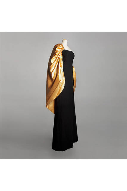 バレンシアガ イヴニング・ドレス 1951年秋冬 ガリエラ宮パリ市立モード美術館蔵 ©Katerina Jebb @ mfilomeno.com