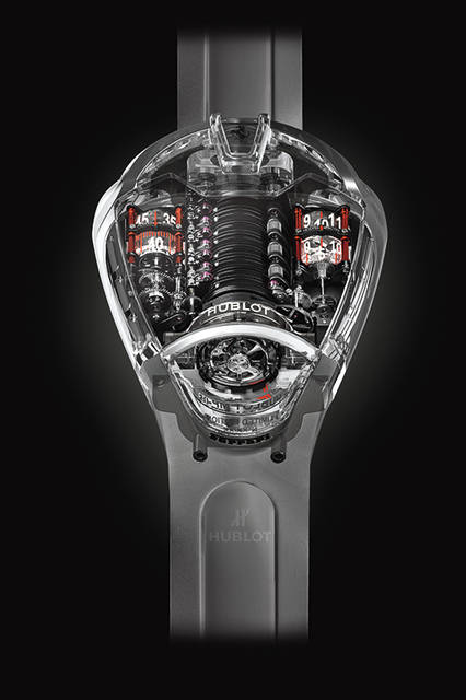 <strong>MP-05 ラ・フェラーリ サファイア</strong><br />ケース｜サファイアクリスタル<br />サイズ｜縦59.70✕横51.1mm<br />ムーブメント｜手巻き（Cal.HUB9005.H1.PN.1）<br />機能｜トゥールビヨン、透明シリンダーによる時分表示（時計右側）、透明シリンダーによるパワーリザーブ表示（時計左側）<br />ストラップ｜スケルトン<br />防水｜3気圧<br />限定数｜20本<br />発売時期｜7月予定<br />予価｜5570万円（税別）