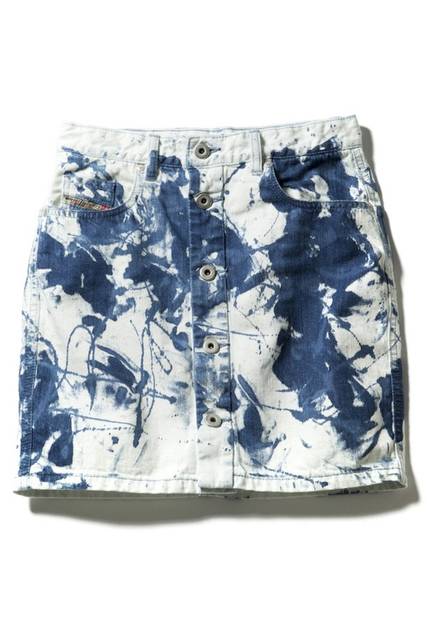 <strong>DIESEL青山限定</strong><br/>MADE IN JAPANデニムコレクション<br/>デニムスカート<br/> 価格｜3万9000円