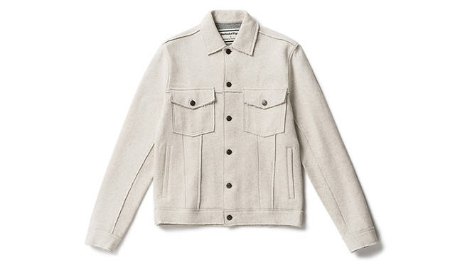 <strong>Onitsuka Tiger×ANDREA POMPILIO</strong><br/>表面は裏毛、裏面は天竺のボンディング生地を使用したスウェットジャケット。カットソー生地のジャケットなので布帛ジャケットよりもイージーケアで着用できる。<br/>2万7000円（サイズ44,46,48,50）