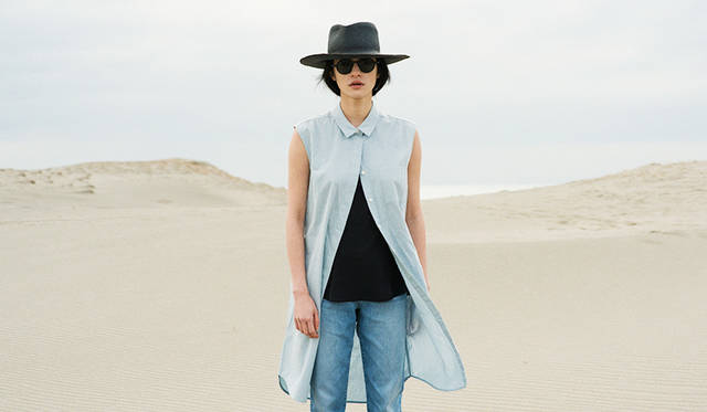 シャツ2万1600円、タンクトップ1万4040円、パンツ1万7280円