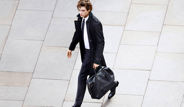 バーバリー新宿店で展開中