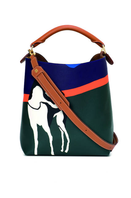 テキスタイルデザイナー、ジョン・アレンとのコラボレーションで生まれたロエベのアイテム