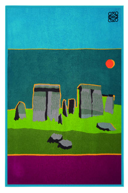 テキスタイルデザイナー、ジョン・アレンとのコラボレーションで生まれたロエベのアイテム