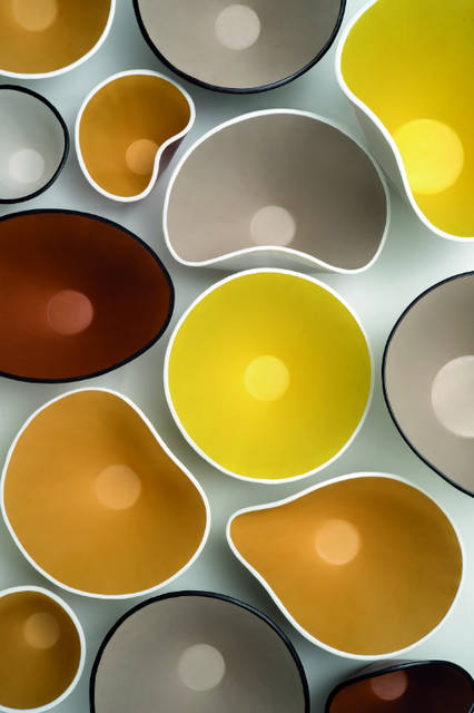 レザー ボウルズ コレクション。レザーアイテムやアパレル製品にとどまらないクリエイティビティを感じるロエベのアイテム