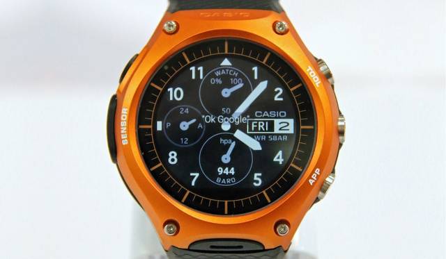 カシオが発表した「スマート アウドドア ウォッチ」。日本では3月下旬に税別7万円で販売開始する