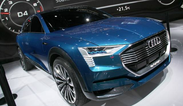 アウディが展示したフルEV「eトロン クワトロ コンセプト スタディ」。ヘッドライトにはマトリックス レーザー ヘッドランプを採用