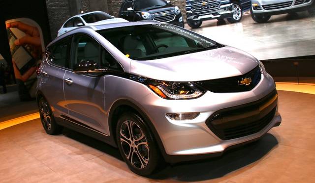 GMがCESで発表した2代めシボレー「ボルト」のEVバージョン