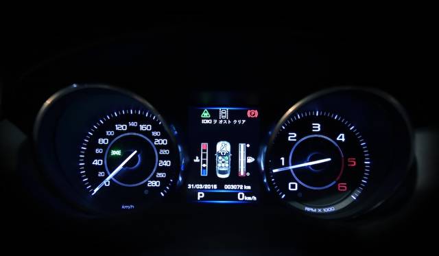 メーター類はTFTによる虚像表示