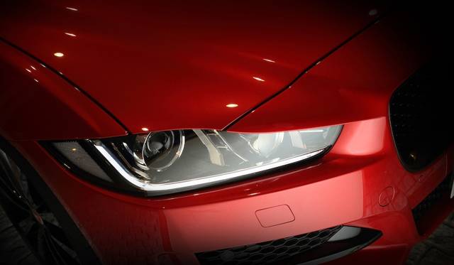 キセノンヘッドランプ標準装備