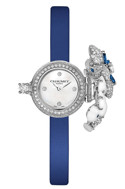 <strong>「オルタンシア」 ヴォア･ラクテ ウォッチ</strong><br>  素材｜ホワイトゴールド、 ダイヤモンド、カルセドニー、ブルーサファイア <br> 価格｜7050万円（税抜）＊予定価格 <br> 発売｜2016年4月発売予定<br>