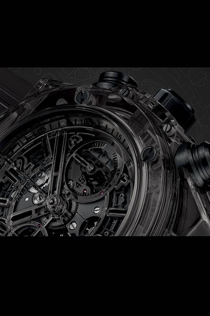 <strong>ビッグ・バン ウニコ サファイア オールブラック</strong><br /> ケース│ブラックスモークサファイアクリスタル<br /> 直径│45mm<br /> ムーブメント│自動巻き（Cal.HUB1242 UNICO）<br /> 機能│クロノグラフ（60分積算計）<br /> ストラップ│ブラックスモークスケルトンシリコン<br /> 防水性能│5気圧<br /> 限定数│500本<br /> 発売時期│2016年8月発売予定<br /> 予価│669万円（税抜）<br />