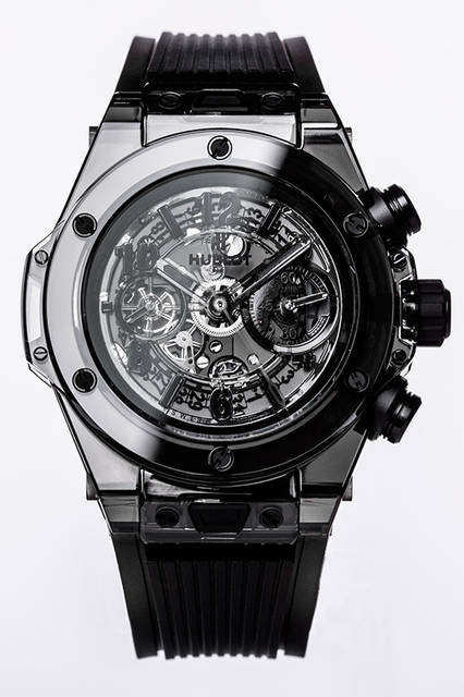 <strong>ビッグ・バン ウニコ サファイア オールブラック</strong><br /> ケース│ブラックスモークサファイアクリスタル<br /> 直径│45mm<br /> ムーブメント│自動巻き（Cal.HUB1242 UNICO）<br /> 機能│クロノグラフ（60分積算計）<br /> ストラップ│ブラックスモークスケルトンシリコン<br /> 防水性能│5気圧<br /> 限定数│500本<br /> 発売時期│2016年8月発売予定<br /> 予価│669万円（税抜）<br />