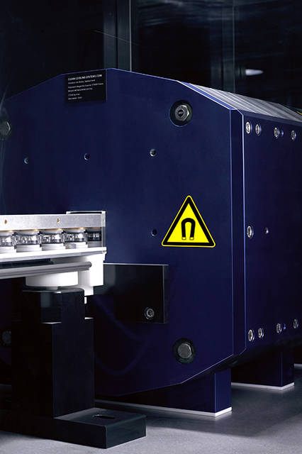 新作が搭載するムーブメント「Cal.9904」は、1万5000ガウス以上というマスター クロノメーター規格のスペックにそって、製造段階で性能を検査される