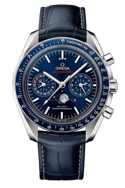 <strong>スピードマスター ムーンフェイズ マスター クロノメーター</strong><br /> ケース│ステンレススチール<br /> 直径│44.25mm<br /> 厚さ│16.85mm<br /> ムーブメント│自動巻き（Cal.9904）<br /> 機能│日付表示、ムーンフェイズ表示、クロノグラフ（同軸による60分積算計、12時間積算計）<br /> ストラップ│アリゲーター<br /> 防水性能│10気圧<br /> 発売時期│2016年11月発売予定<br /> 予価│113万円（税抜）<br />