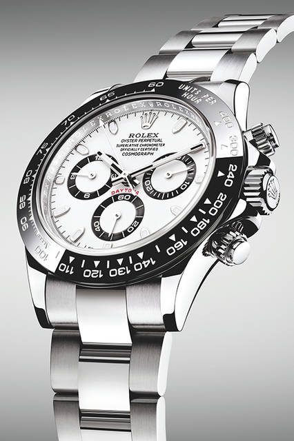 <storng>コスモグラフ デイトナ<br />Ref.116500LN</strong><br />ケース│904Lステンレススチール、セラクロムベゼル<br />直径│40mm<br />ムーブメント│自動巻き（Cal.4130）<br />機能│クロノグラフ（30分積算計、12時間積算計）<br />ブレスレット│904Lステンレススチール<br />防水性能│100m<br />発売時期│2016年夏発売予定<br />予価│118万円（税抜）<br />