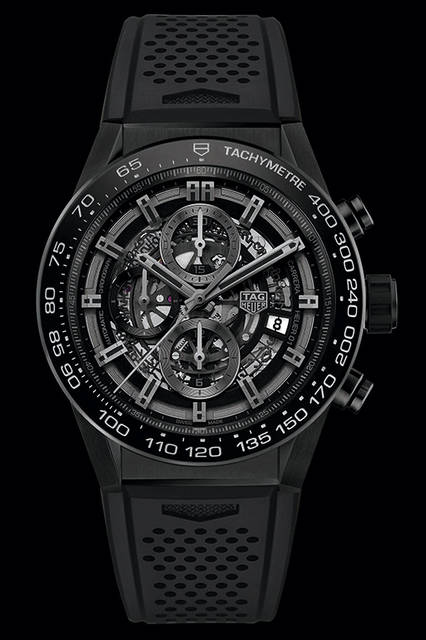 <strong>タグ・ホイイヤー カレラ キャリバー ホイヤー 01 ブラックセラミック</strong><br /> ケース│ブラックセラミック<br /> 直径│45mm<br /> ムーブメント│自動巻き（Cal.HEUER 01）<br /> 機能│日付表示、クロノグラフ（30分積算計、12時間積算計）<br /> ストラップ│ブラックラバー<br /> 防水性能│10気圧<br /> 発売時期│2016年10月発売予定<br /> 予価│70万5000円（税抜）<br />