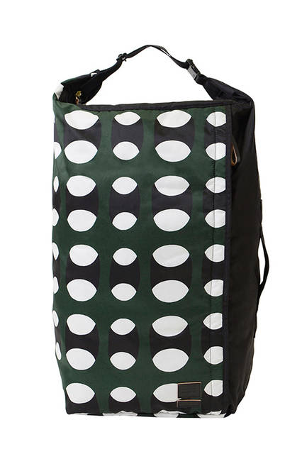 <strong>3WAY BONSAC</strong><br>リュックサック、ショルダーバッグ、ボストンバッグの3WAY。荷物の量に合わせて様々なスタイルで楽しむ事ができる、フレキシブルで大容量なバッグです。<br>W27×H52×D26cm<br>8万3000円（税別）