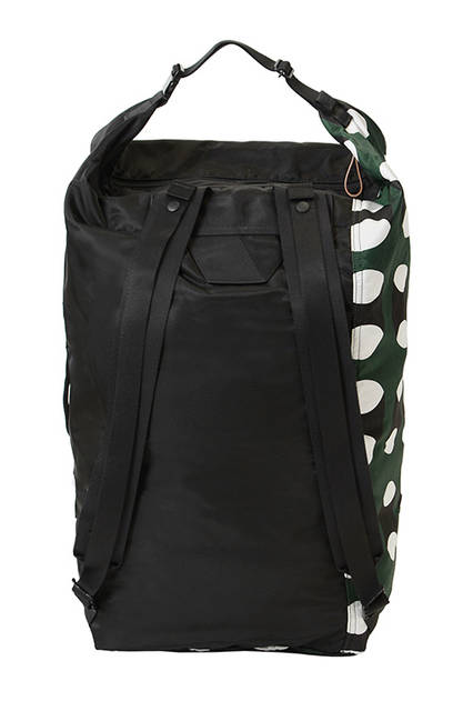 <strong> 3WAY BONSAC </strong><br> リュックサック、ショルダーバッグ、ボストンバッグの3WAY。荷物の量に合わせて様々な スタイルで楽しむ事ができる、フレキシブルで大容量なバッグです。 <br>  W27×H52×D26cm <br> 8万3000円（税別）