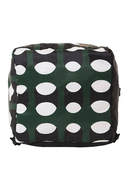 <strong> 3WAY BONSAC </strong><br> リュックサック、ショルダーバッグ、ボストンバッグの3WAY。荷物の量に合わせて様々な スタイルで楽しむ事ができる、フレキシブルで大容量なバッグです。 <br>  W27×H52×D26cm <br> 8万3000円（税別）