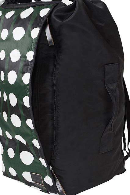 <strong> 3WAY BONSAC </strong><br> リュックサック、ショルダーバッグ、ボストンバッグの3WAY。荷物の量に合わせて様々な スタイルで楽しむ事ができる、フレキシブルで大容量なバッグです。 <br>  W27×H52×D26cm <br> 8万3000円（税別）