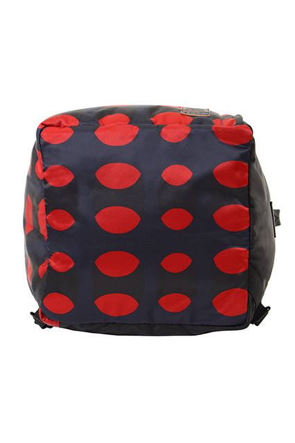 <strong> 3WAY BONSAC </strong><br> リュックサック、ショルダーバッグ、ボストンバッグの3WAY。荷物の量に合わせて様々な スタイルで楽しむ事ができる、フレキシブルで大容量なバッグです。 <br>  W27×H52×D26cm <br> 8万3000円（税別）