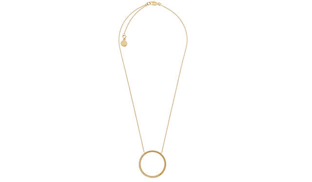 ネックレス1万4000円（税抜）／マイケル・コース 