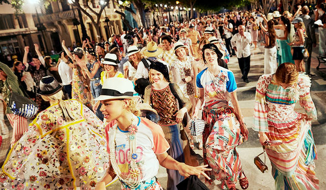 16_Cruise-2016-17-collection---Finale-pictures-by-Olivier-Saillant