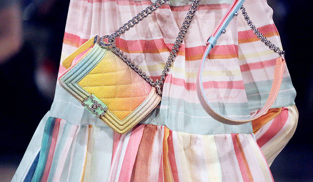 05_Cruise-2016-17-collection---Accessories-pictures-by-Anne-Combaz