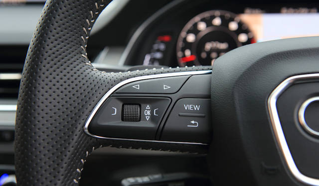 Audi Q7｜アウディ Q7