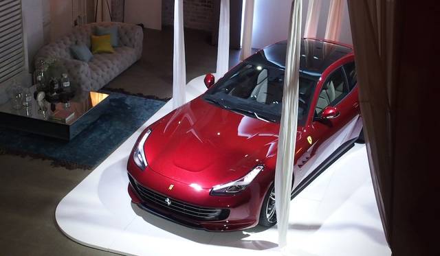 Ferrari GTC4 Lusso |フェラーリ GTC4 ルッソ