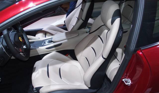 Ferrari GTC4 Lusso |フェラーリ GTC4 ルッソ