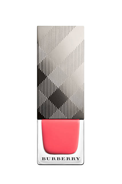 <strong>【限定品】バーバリー ネイルポリッシュ</strong><br />カラー｜Coral Pink<br />価格｜2500円（税抜き）<br />