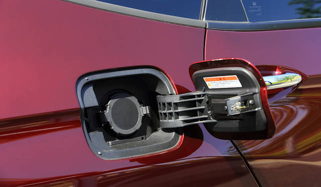 国際標準規格の給電ポート採用