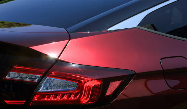 3色ある車体色のうち写真のクルマはホワイトオーキッドパール