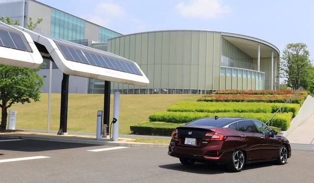 後席ドアに気流の乱れを整える「リアエアカーテンダクト」採用