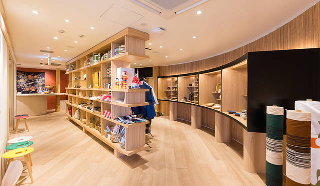 5階は“匠”をテーマに日本のアートとクラフトを発信する。世界的な染色工芸家の柚木沙弥郎氏が、フェニカ スタジオのロゴマークを手がけたことも話題に