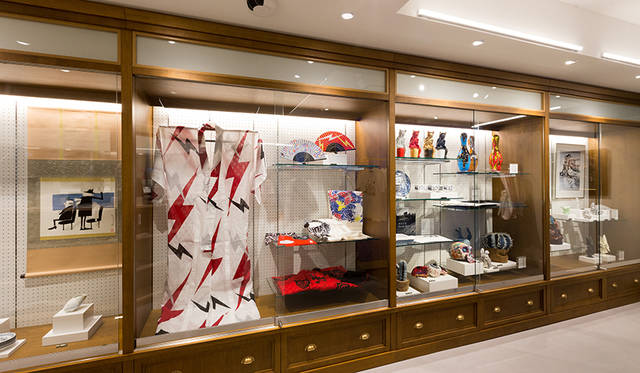 “趣”をテーマにした４階は、“トーキョー カルチャート by ビームス”がセレクトしたポップカルチャーからファインアートまでが揃う