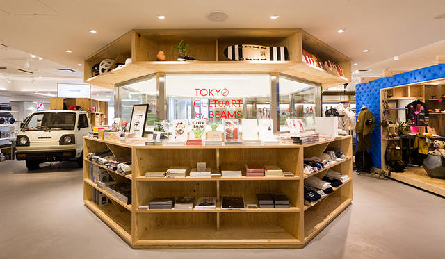 “趣”をテーマにした４階は、“トーキョー カルチャート by ビームス”がセレクトしたポップカルチャーからファインアートまでが揃う