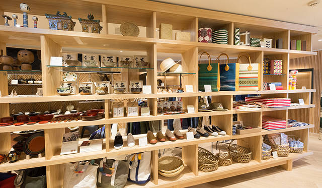 5階は“匠”をテーマに日本のアートとクラフトを発信する