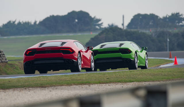 リアの荷重を6割とすることでフロントアクスルの慣性力を削減