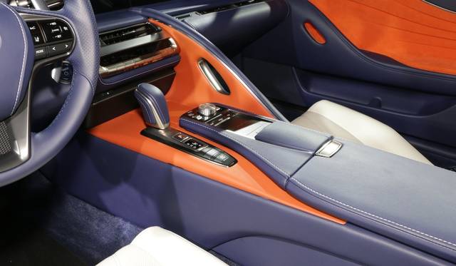 Lexus LC500h|レクサス LC500h 014